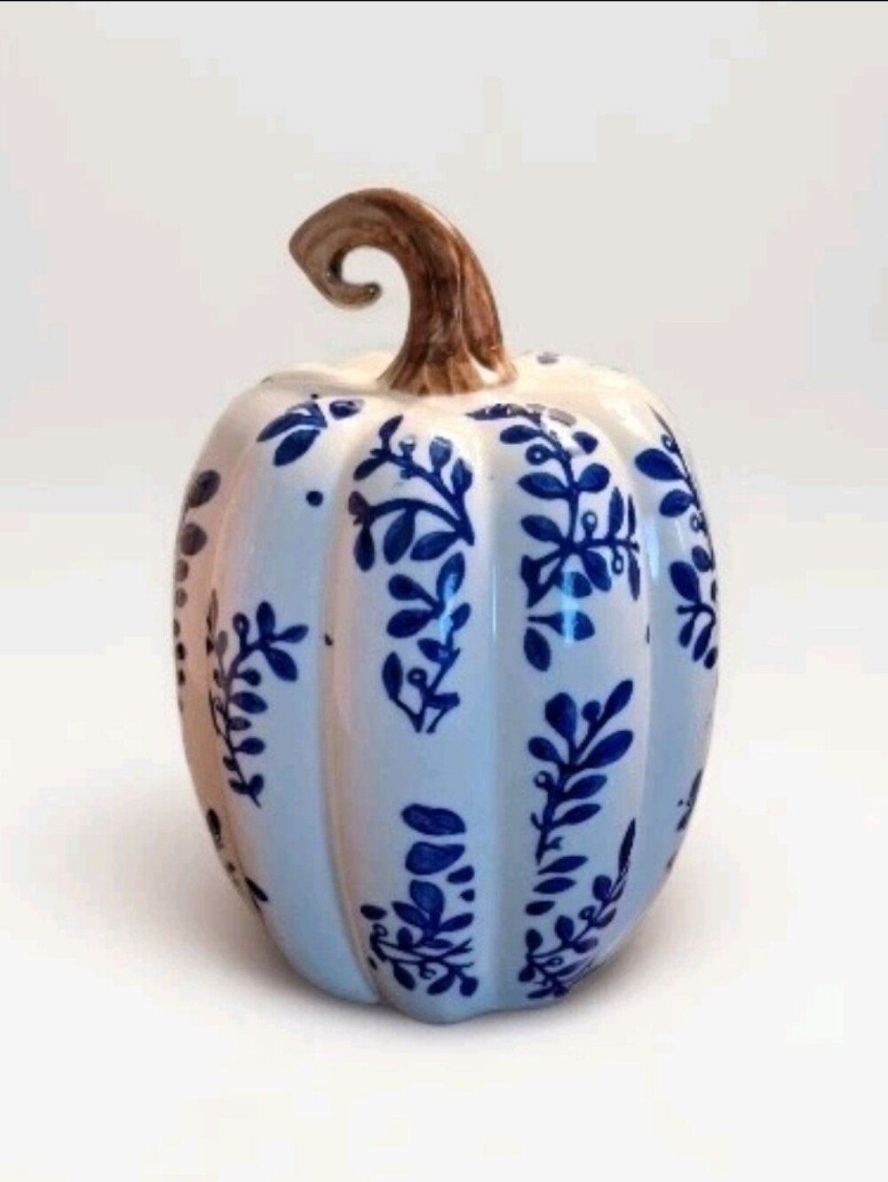 GC Harvest Blue & White Ceramic Floral Carmel Pumpkin Scent Decorative Decor
